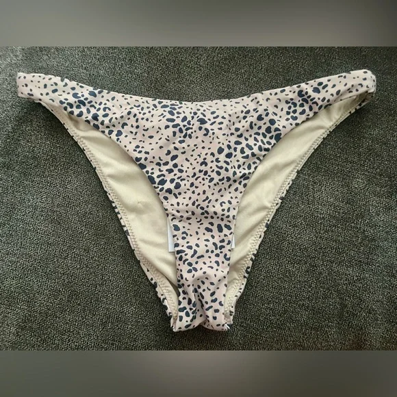 New! O’Neill Cheeky Leopard Print Bikini Bottoms - Picture 3 of 5